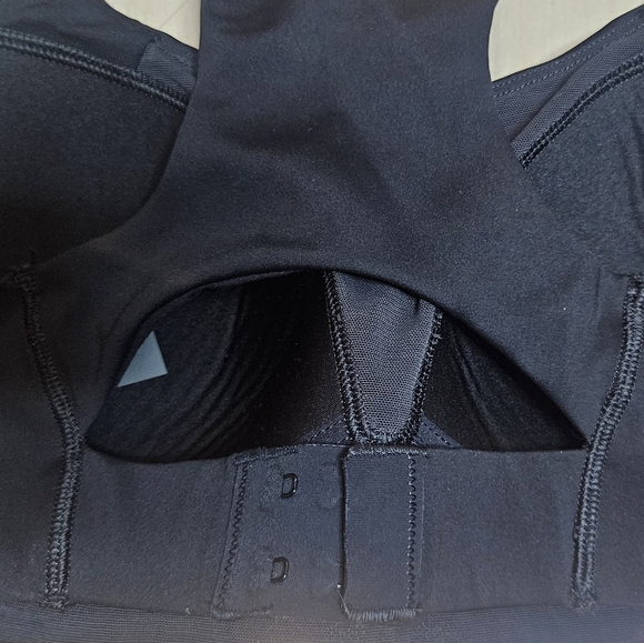 Calia by Carrie Underwood Black Sports Bra Hook Closure Molded Cups size XS - Picture 7 of 11